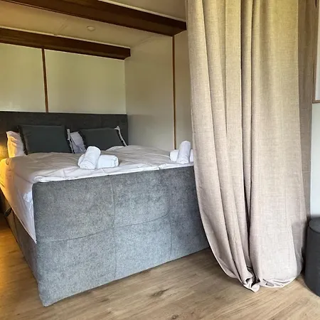 River 1 - Retreat With Iconic Jungfraujoch View Інтерлакен