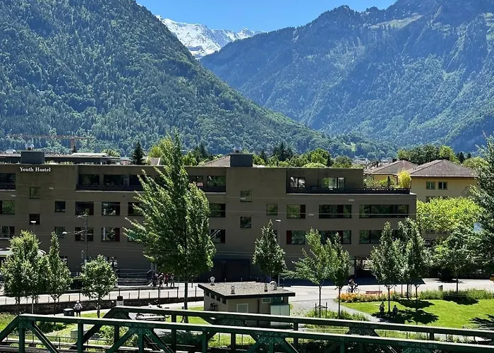 Апартаменти River 1 - Retreat With Iconic Jungfraujoch View